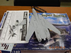 Mark Knowlton brought in this Revell 1-72 F-14D Super Tomcat. He is building it OOB as a present.